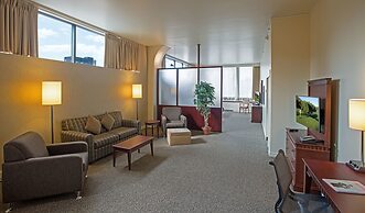 Le Square Phillips Hotel And Suites