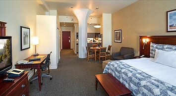 Le Square Phillips Hotel And Suites