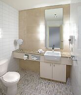 Le Square Phillips Hotel And Suites