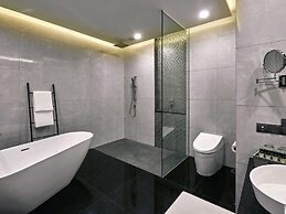 Pullman Kuala Lumpur City Centre Hotel & Residences