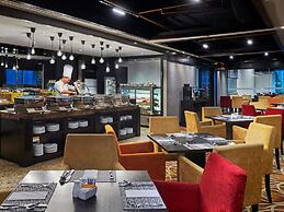 Pullman Kuala Lumpur City Centre Hotel & Residences