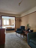 Luxury Inn And Suites