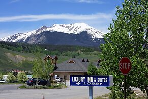 Luxury Inn And Suites