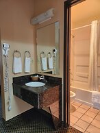 Luxury Inn And Suites