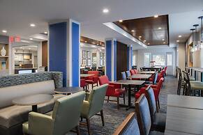 Holiday Inn Express & Suites Saskatoon Centre by IHG