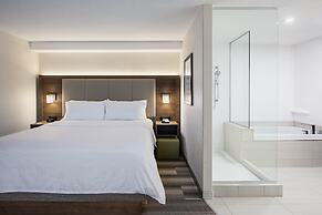 Holiday Inn Express & Suites Saskatoon Centre by IHG