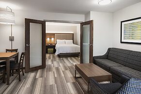 Holiday Inn Express & Suites Saskatoon Centre by IHG