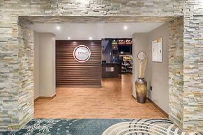 Clarion Hotel & Suites