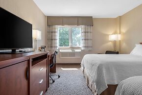 Clarion Hotel & Suites