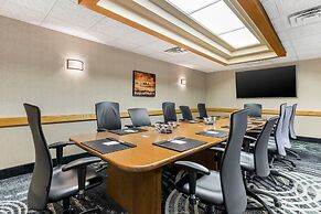 Clarion Hotel & Suites