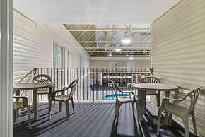 Clarion Hotel & Suites