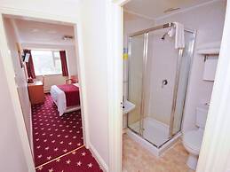 Denewood Hotel - Guest Accomodation