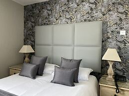 Camelia Hotel