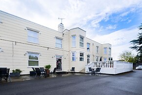 Ramada by Wyndham Cheltenham