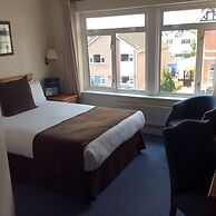 Riviera Hotel & Holiday Apartments