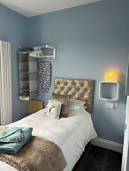 Acorn Lodge