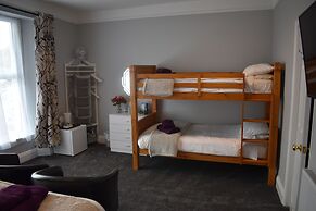 Acorn Lodge