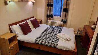 The Hampton Court Guesthouse
