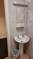 The Hampton Court Guesthouse