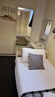 The Hampton Court Guesthouse
