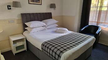 The Hampton Court Guesthouse