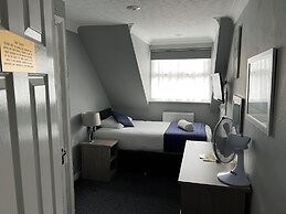 The Corner House Hotel Gatwick
