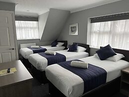 The Corner House Hotel Gatwick