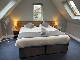 The Corner House Hotel Gatwick