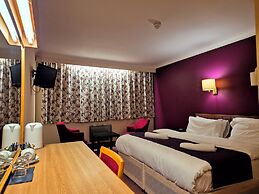 Supreme Inn Boston