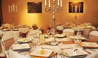 Supreme Inn Boston