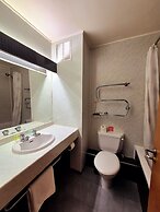 Supreme Inn Boston