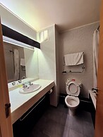 Supreme Inn Boston