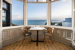 Housel Bay Hotel