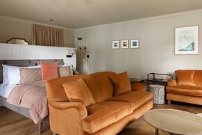Pine Trees Hotel