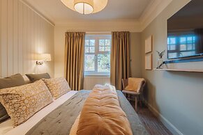 Pine Trees Hotel