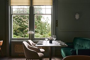 Pine Trees Hotel