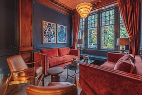 Pine Trees Hotel
