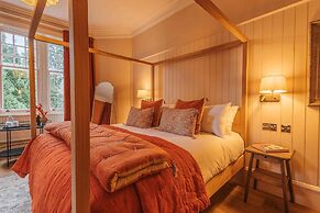 Pine Trees Hotel