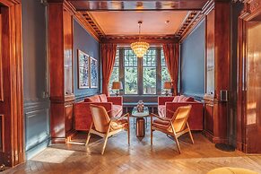 Pine Trees Hotel