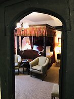 Brook Red Lion Hotel