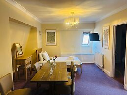Rothwell House Hotel .