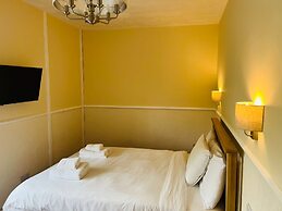 Rothwell House Hotel .