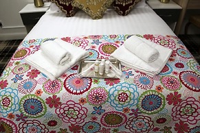 OYO 4 Sisters Inn