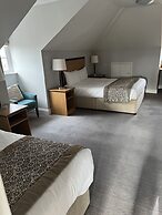 The Riverside House Hotel