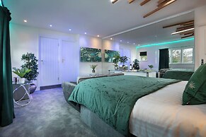 Aphrodites Group