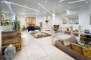 Aphrodites Group