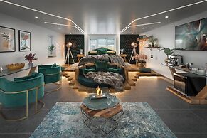 Aphrodites Group