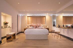 Aphrodites Group