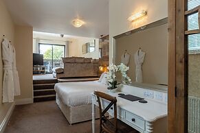 Lakes Hotel and Spa