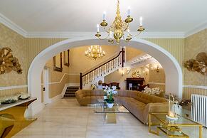 Lakes Hotel and Spa